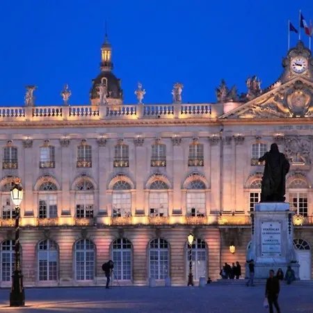 Appartamento Glamour Equipe Avec Balneo Et Sauna Nancy