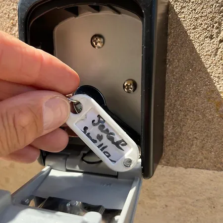 Glamour Equipe Avec Balneo Et Sauna Νανσύ