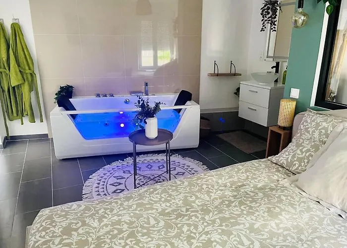 Glamour Equipe Avec Balneo Et Sauna Apartmán