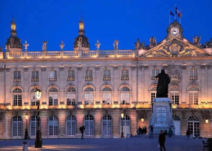 Apartament Glamour Equipe Avec Balneo Et Sauna Nancy